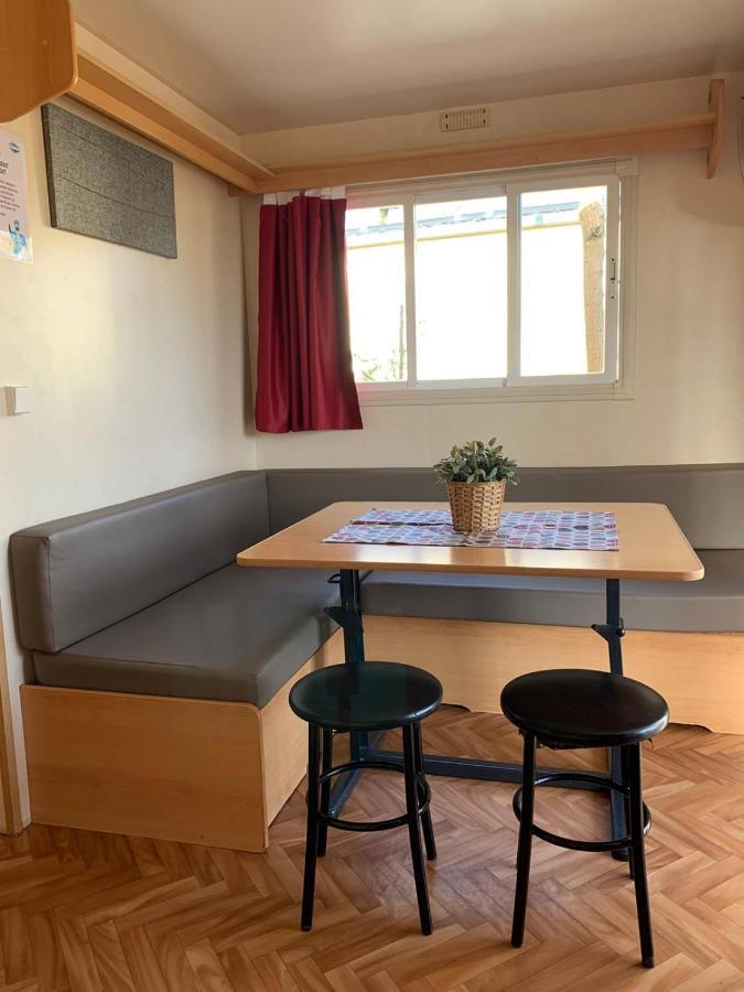 Camping Oliana Екстериор снимка