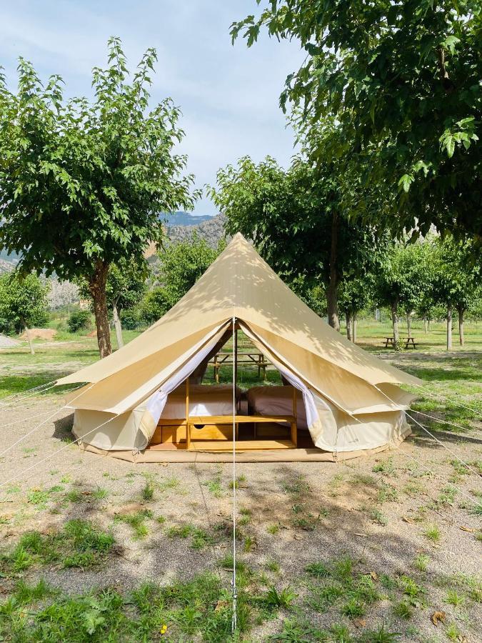 Camping Oliana Екстериор снимка