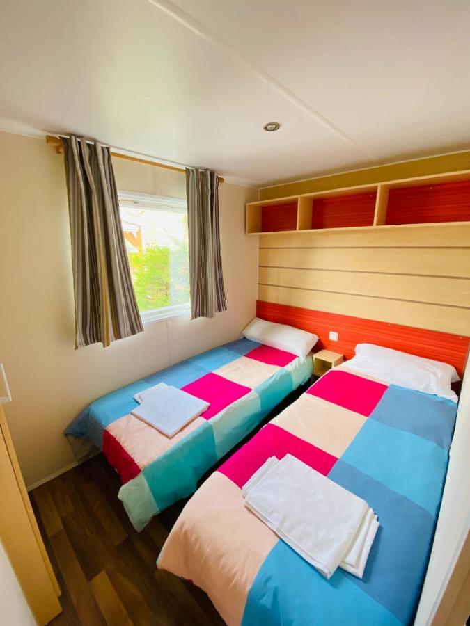 Camping Oliana Екстериор снимка