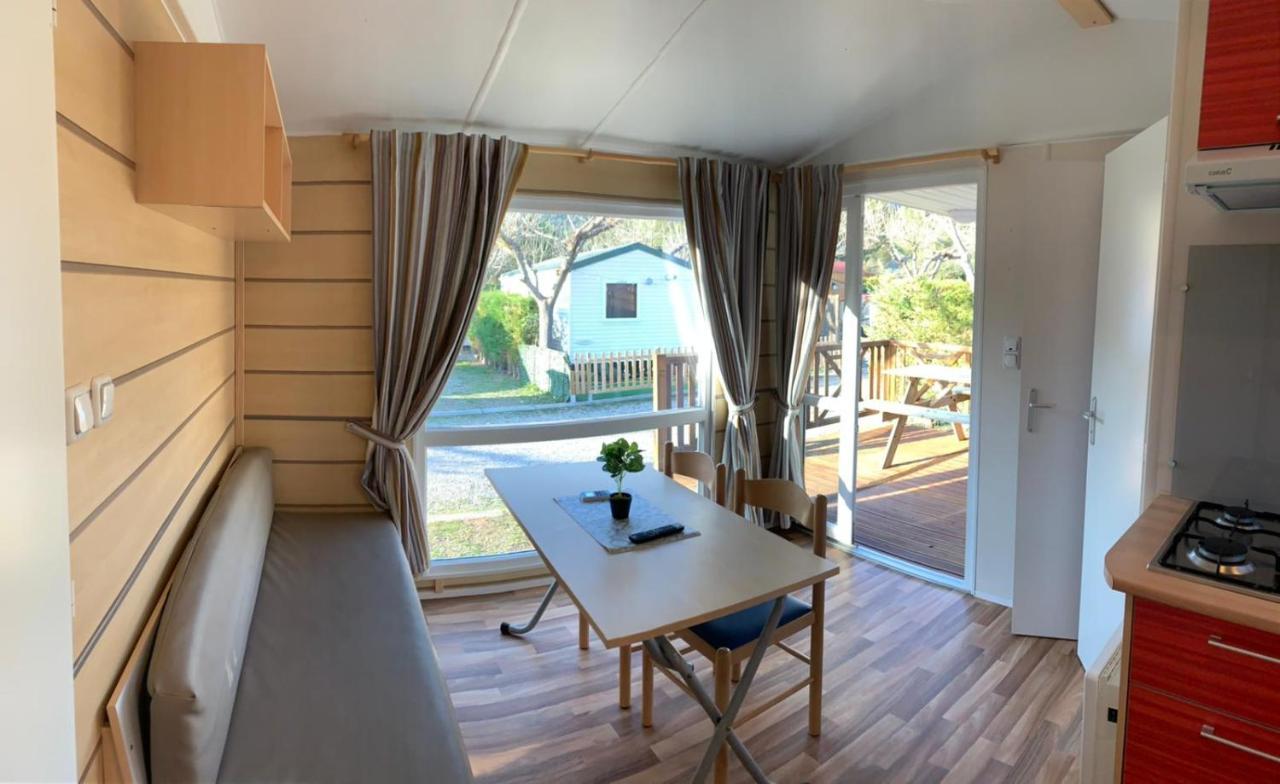 Camping Oliana Екстериор снимка
