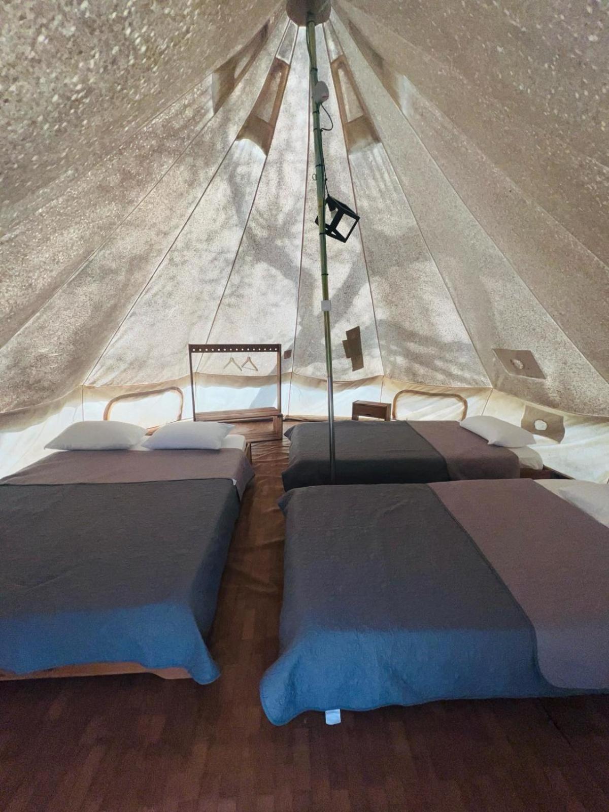 Camping Oliana Екстериор снимка