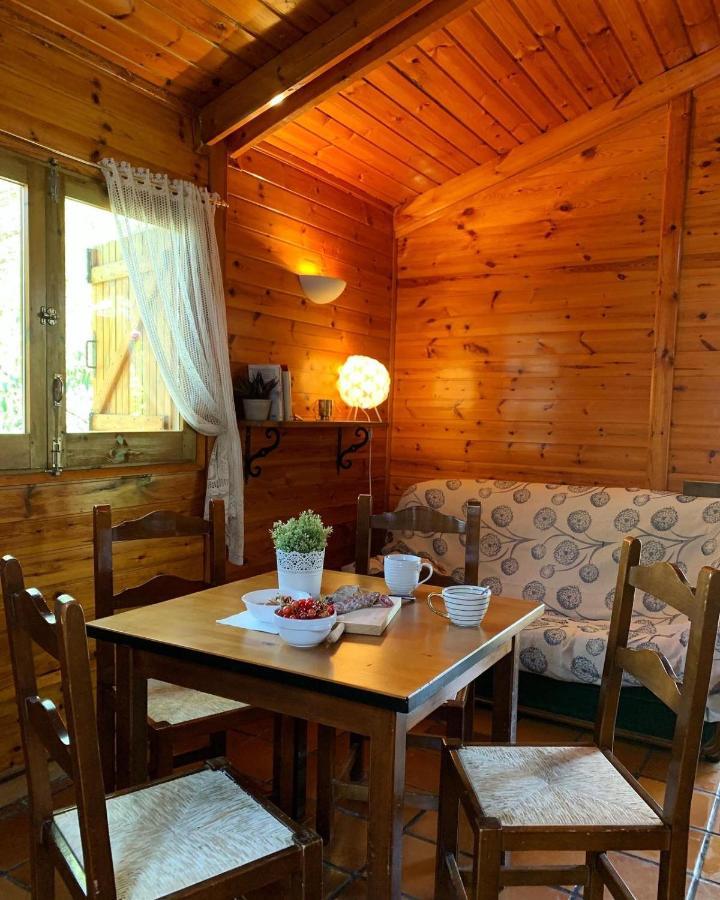 Camping Oliana Екстериор снимка